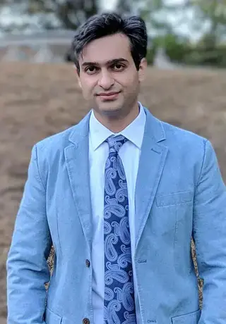 Soheil Ghili Headshot