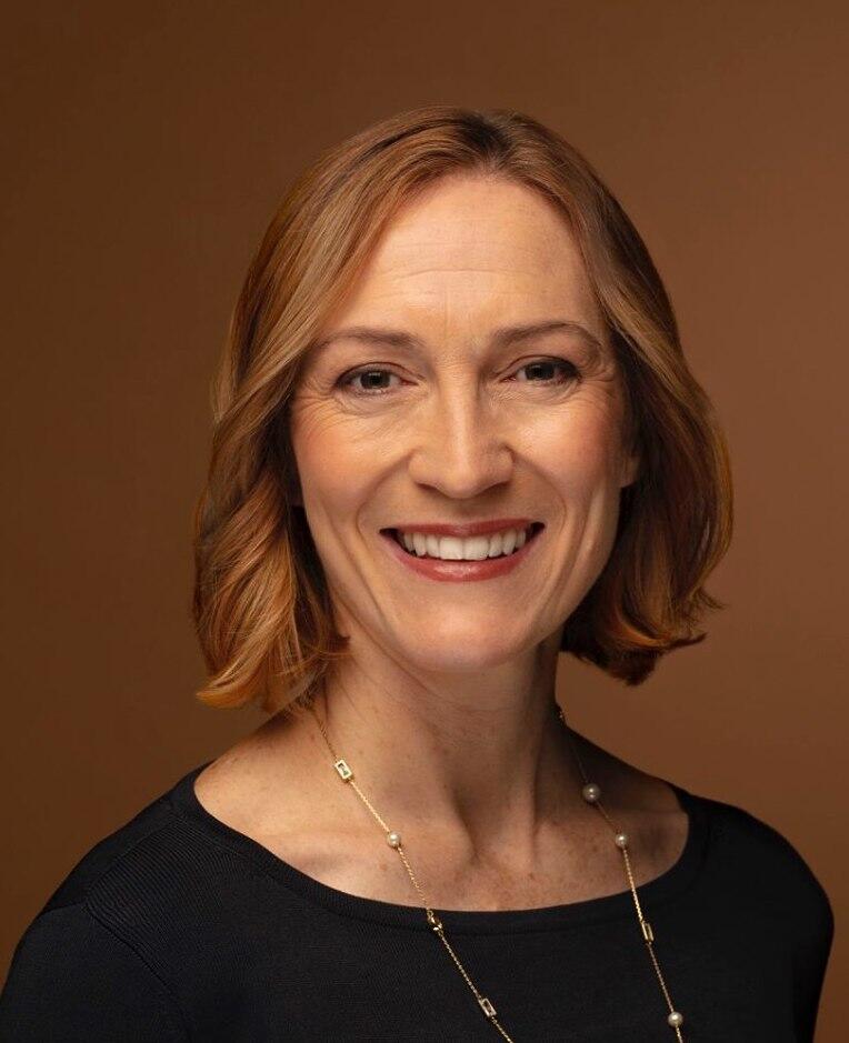 Laura Veldkamp Headshot